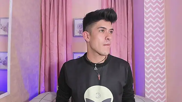 Snapshot of Ryan_Clark_ chatting on January 7, 7:28 pm Ryan Clark online show from January 7, 7:28 pm