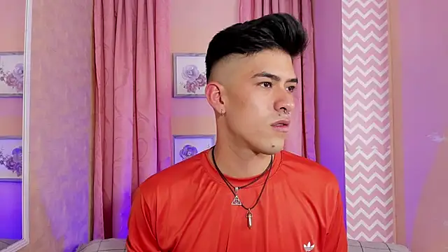 Snapshot of Ryan_Clark_ chatting on January 16, 5:33 pm Ryan Clark online show from January 16, 5:33 pm