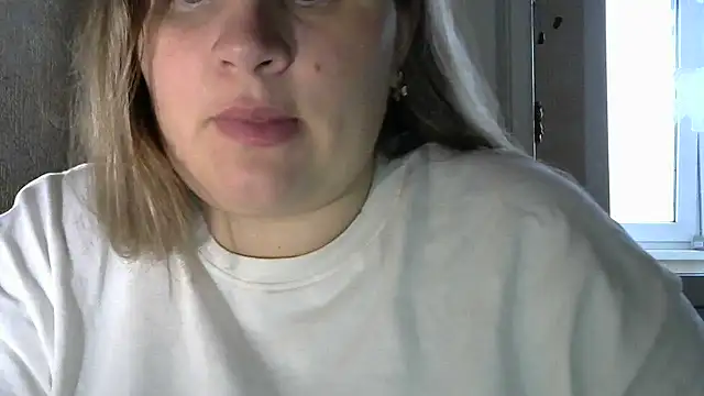 Snapshot of Honeydew-Waves chatting on November 21, 6:12 am Honeydew-Waves online show from November 21, 6:12 am