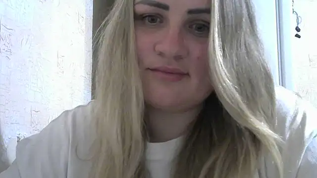 Snapshot of Honeydew-Waves chatting on June 22, 6:49 pm Honeydew-Waves online show from June 22, 6:49 pm