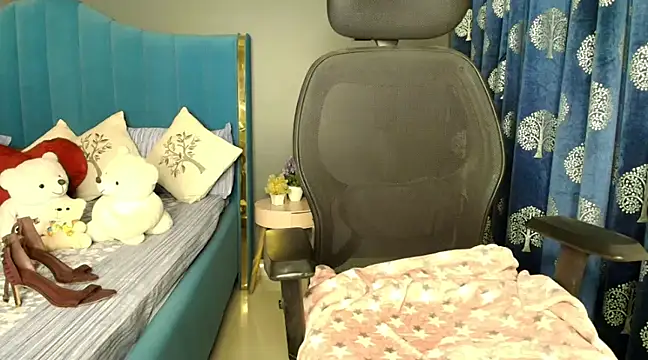 Snapshot of CUTE_princess_143 chatting on February 6, 2:48 pm CUTE princess 143 online show from February 6, 2:48 pm