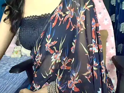 Snapshot of CUTE_princess_143 chatting on February 10, 5:52 pm CUTE princess 143 online show from February 10, 5:52 pm