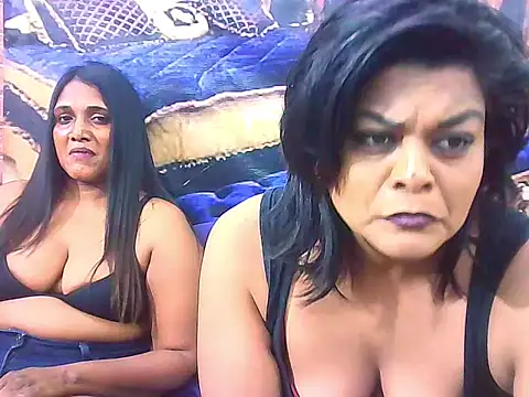 Snapshot of indianCherryPie chatting on November 7, 10:04 am indianCherryPie online show from November 7, 10:04 am