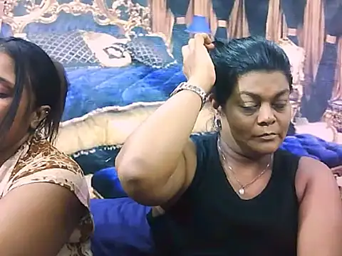 Snapshot of indianCherryPie chatting on November 27, 7:05 pm indianCherryPie online show from November 27, 7:05 pm