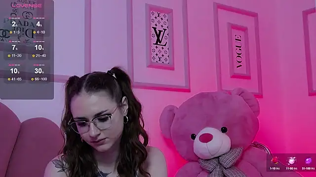 Abby  White online show from March 3, 8:21 pm