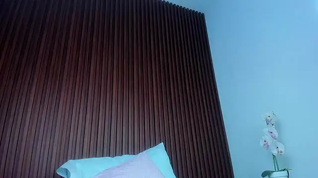 Snapshot of angelica_dymond chatting on December 13, 10:13 pm angelica dymond online show from December 13, 10:13 pm