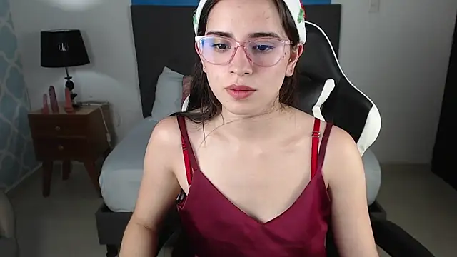 Snapshot of angelica_dymond chatting on December 24, 12:00 pm angelica dymond online show from December 24, 12:00 pm