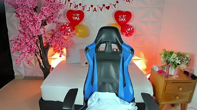 Snapshot of angelica_dymond chatting on February 17, 7:21 pm angelica dymond online show from February 17, 7:21 pm