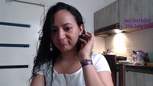 Snapshot of mariamulata chatting on July 4, 9:32 pm mariamulata online show from July 4, 9:32 pm