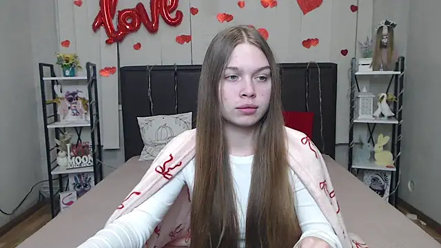 LaraPika online show from February 12, 9:15 am