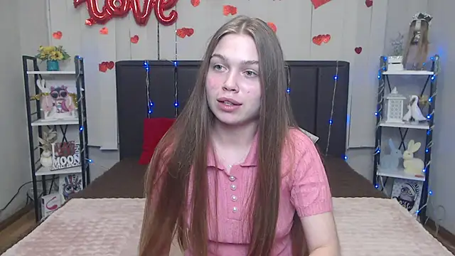 Snapshot of LaraPika chatting on May 11, 5:35 am LaraPika online show from May 11, 5:35 am