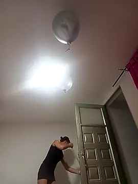 giuliana andrade online show from March 10, 10:45 pm