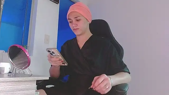 giuliana andrade online show from April 1, 12:11 am