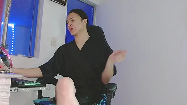 giuliana andrade online show from April 23, 12:01 am