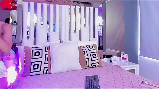 Kitty Eliffe online show from December 20, 7:17 pm