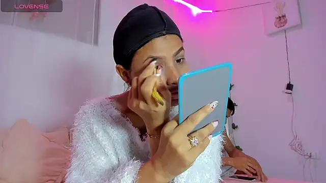 Snapshot of catalina_and_roger chatting on February 7, 12:06 pm catalina and roger online show from February 7, 12:06 pm