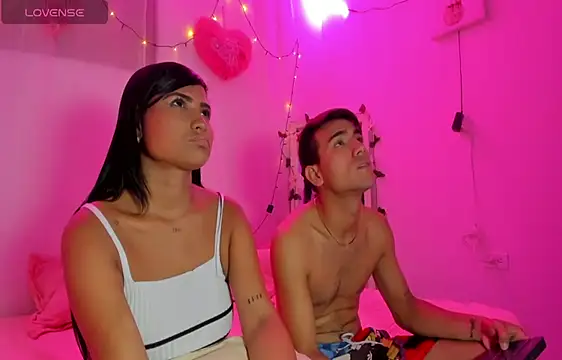 Snapshot of catalina_and_roger chatting on February 18, 1:54 am catalina and roger online show from February 18, 1:54 am