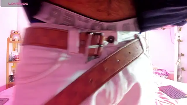 Snapshot of catalina_and_roger chatting on March 10, 4:07 am catalina and roger online show from March 10, 4:07 am