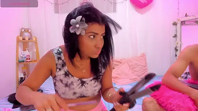 Snapshot of catalina_and_roger chatting on March 12, 7:02 am catalina and roger online show from March 12, 7:02 am