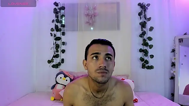 Snapshot of catalina_and_roger chatting on September 23, 11:57 am catalina and roger online show from September 23, 11:57 am