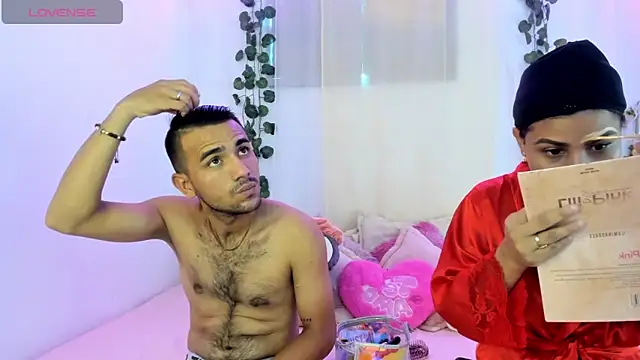 Snapshot of catalina_and_roger chatting on October 5, 2:59 pm catalina and roger online show from October 5, 2:59 pm