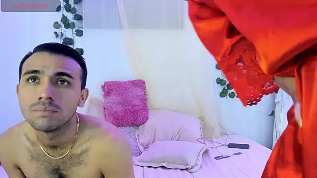 Snapshot of catalina_and_roger chatting on October 14, 11:49 pm catalina and roger online show from October 14, 11:49 pm