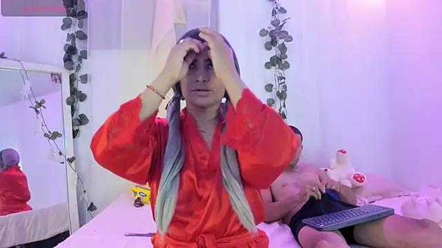 Snapshot of catalina_and_roger chatting on November 15, 2:53 am catalina and roger online show from November 15, 2:53 am