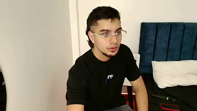 Snapshot of Amadeo_Wild chatting on March 15, 7:16 pm Amadeo Wild online show from March 15, 7:16 pm