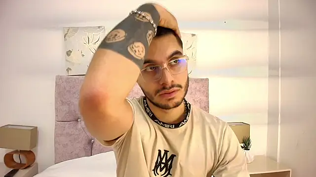 Amadeo Wild online show from February 6, 1:58 pm