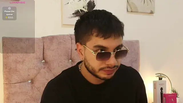 Amadeo Wild online show from April 16, 4:02 am