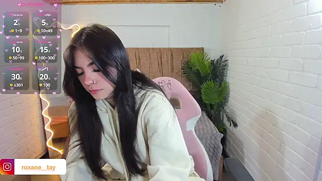 Roxanne tay online show from December 30, 7:53 pm