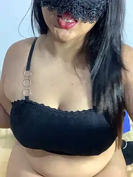 Jeroliee viyana online show from July 29, 6:50 pm