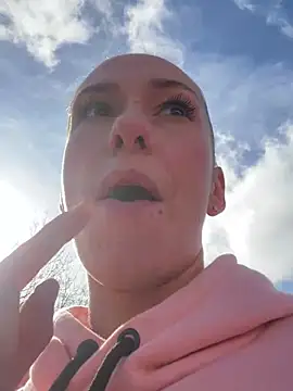 lola tentatiion online show from March 23, 8:59 am