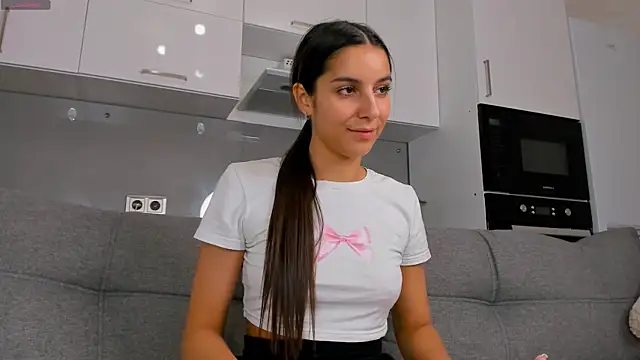 Snapshot of Maria__Candy chatting on December 3, 11:30 am Maria Candy online show from December 3, 11:30 am