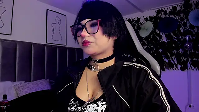 Kitty Gang online show from April 22, 12:35 am