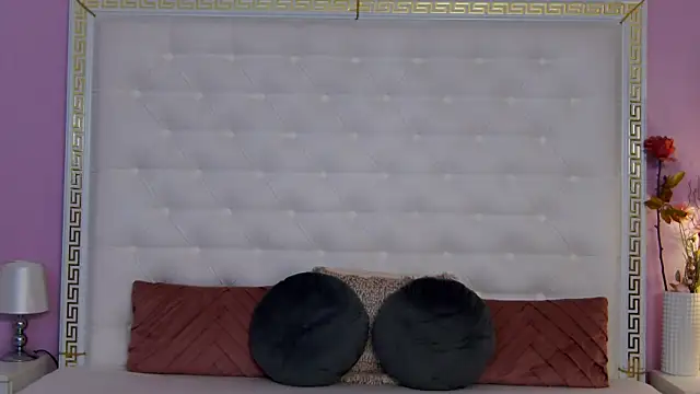 Snapshot of Lenna_Paul chatting on May 15, 4:19 am Lenna Paul online show from May 15, 4:19 am