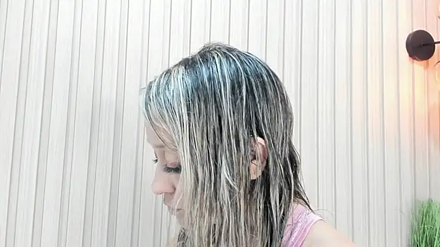 emma collson online show from February 14, 2:07 am