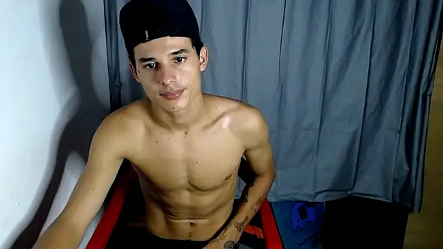 Snapshot of freddy_romas chatting on January 28, 12:05 am freddy romas online show from January 28, 12:05 am