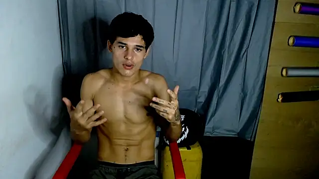 Snapshot of freddy_romas chatting on February 4, 12:51 am freddy romas online show from February 4, 12:51 am