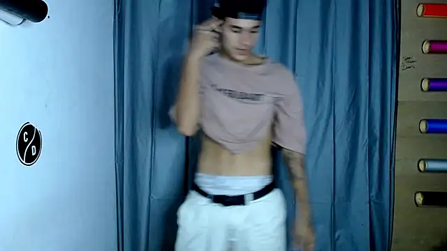 Snapshot of freddy_romas chatting on February 8, 12:49 am freddy romas online show from February 8, 12:49 am