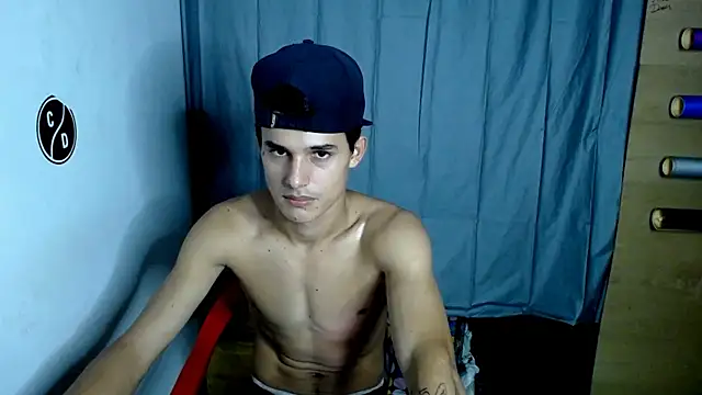 Snapshot of freddy_romas chatting on February 9, 1:11 am freddy romas online show from February 9, 1:11 am