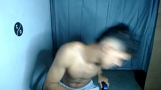 Snapshot of freddy_romas chatting on March 9, 12:42 am freddy romas online show from March 9, 12:42 am