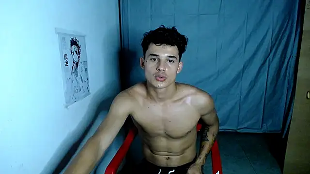 Snapshot of freddy_romas chatting on March 18, 1:10 am freddy romas online show from March 18, 1:10 am