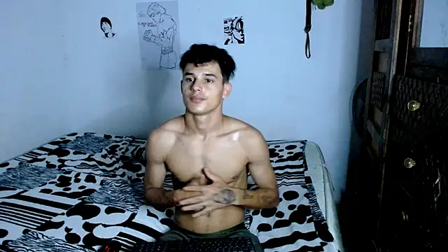 Snapshot of freddy_romas chatting on March 20, 12:30 am freddy romas online show from March 20, 12:30 am