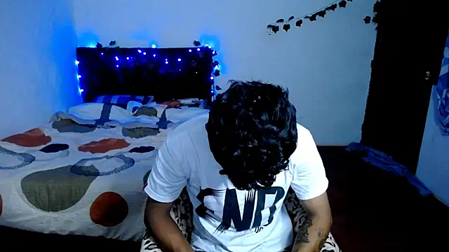 Snapshot of freddy_romas chatting on September 16, 2:45 am freddy romas online show from September 16, 2:45 am