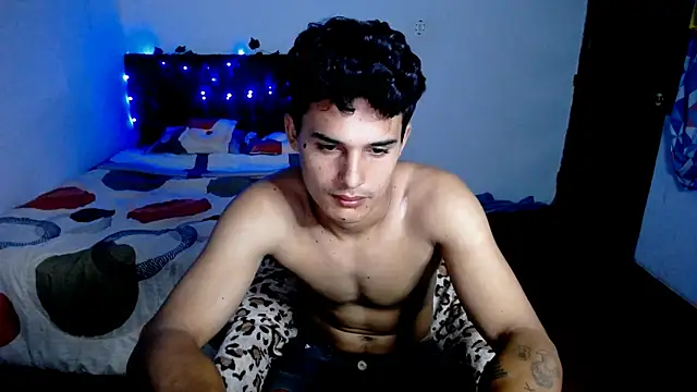 Snapshot of freddy_romas chatting on September 18, 2:35 am freddy romas online show from September 18, 2:35 am