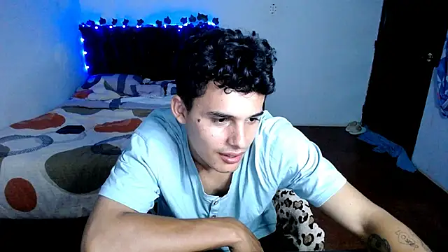 Snapshot of freddy_romas chatting on September 20, 12:00 am freddy romas online show from September 20, 12:00 am