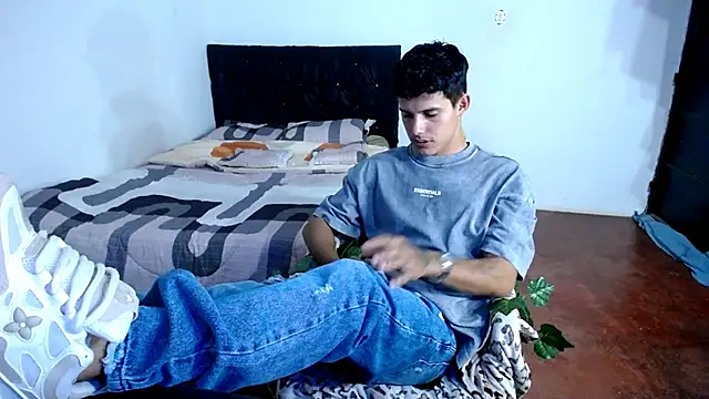 Snapshot of freddy_romas chatting on September 29, 1:55 am freddy romas online show from September 29, 1:55 am