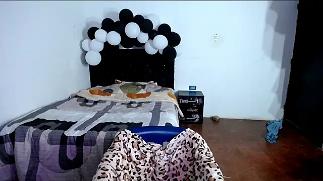 Snapshot of freddy_romas chatting on October 6, 12:30 am freddy romas online show from October 6, 12:30 am