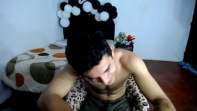 Snapshot of freddy_romas chatting on October 7, 1:03 am freddy romas online show from October 7, 1:03 am